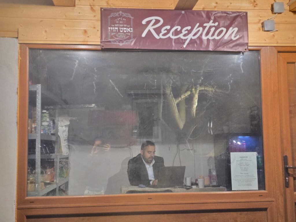 איצקוביץ': הקלידן של המלך וחגיגות המיליונים בארמון הפאר