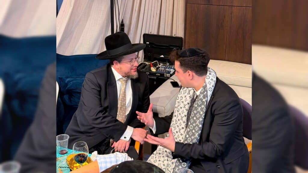 איצקוביץ': הקלידן של המלך וחגיגות המיליונים בארמון הפאר