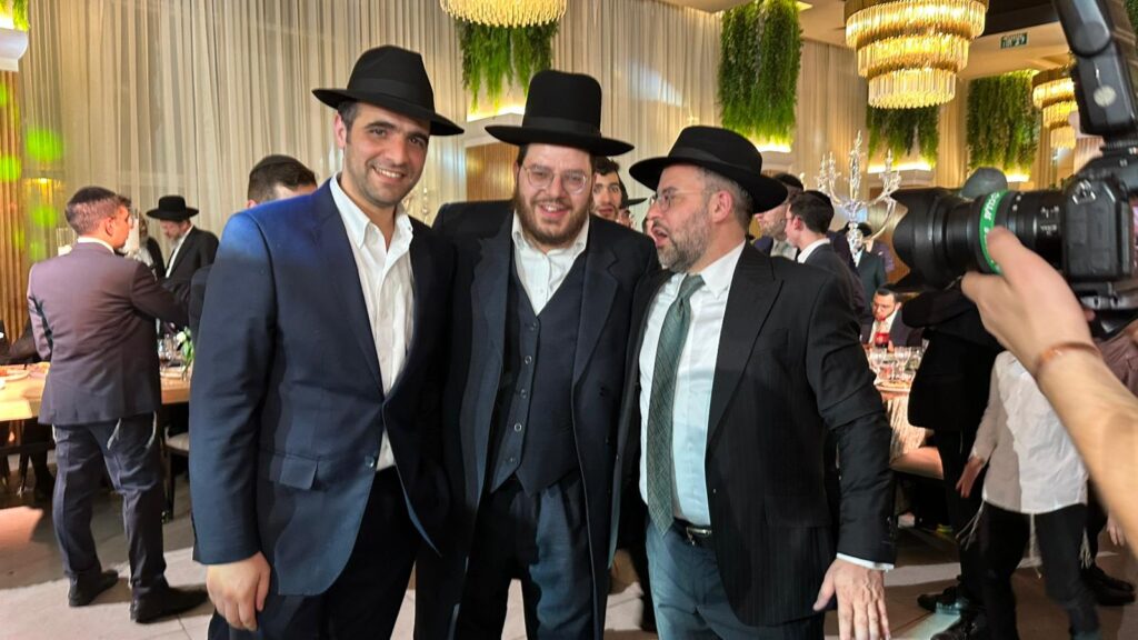 איצקוביץ': הקלידן של המלך וחגיגות המיליונים בארמון הפאר