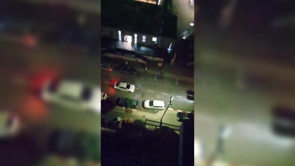 דחפורים הרסו את בית המדרש - תוך ביזוי ספרי התורה