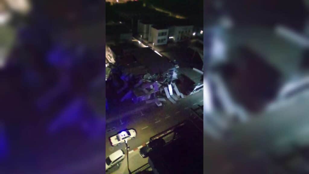 דחפורים הרסו את בית המדרש - תוך ביזוי ספרי התורה