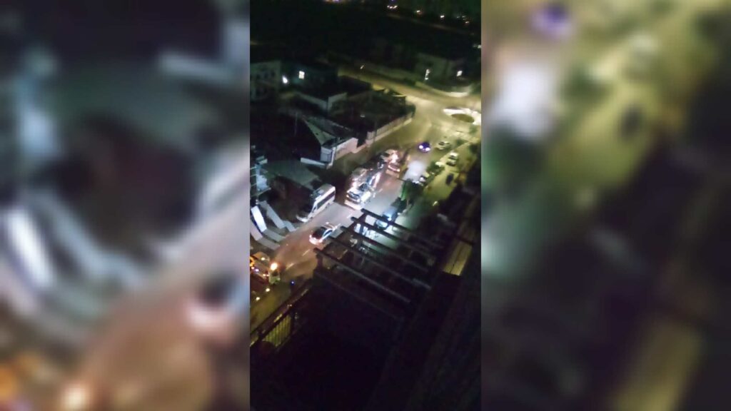 דחפורים הרסו את בית המדרש - תוך ביזוי ספרי התורה