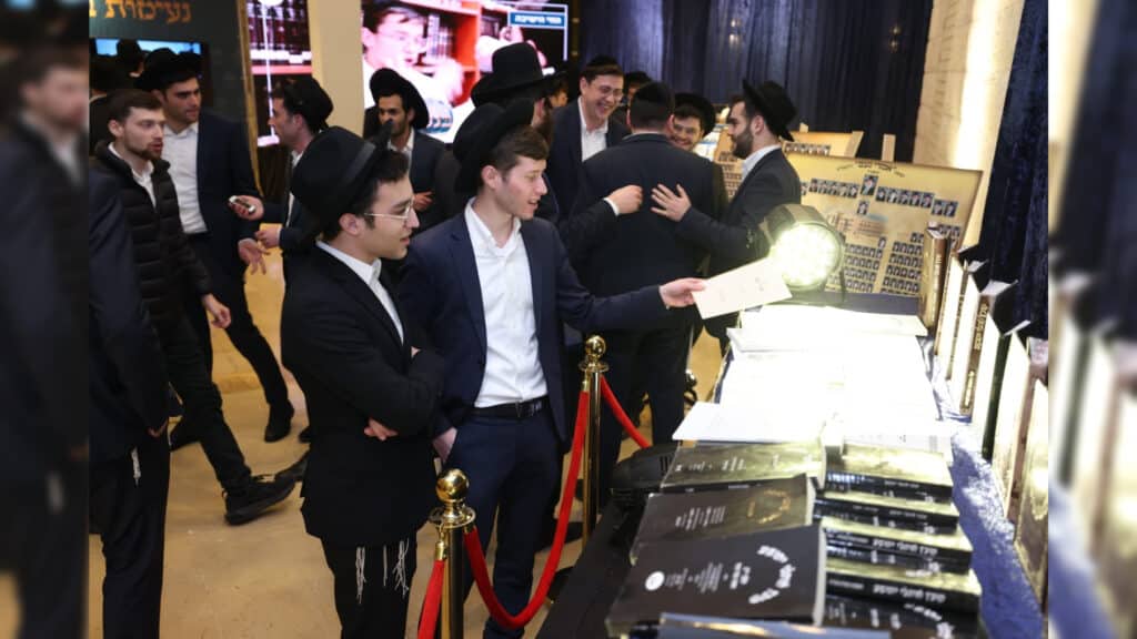 ב'אמרי נעם' ציינו 30 שנה לישיבה בכינוס בוגרים היסטורי