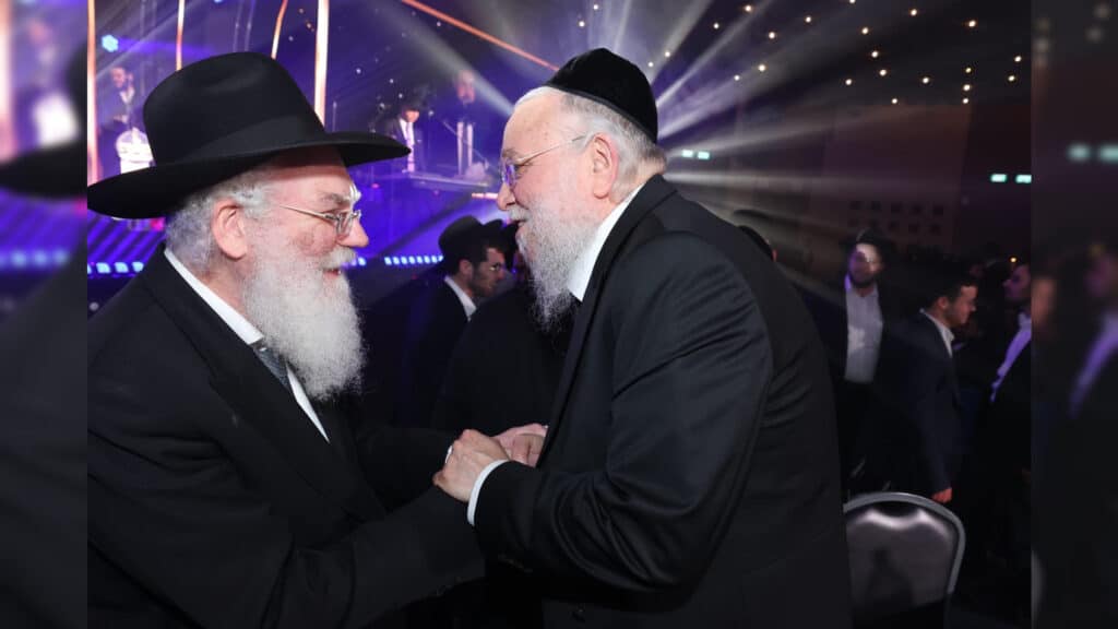 ב'אמרי נעם' ציינו 30 שנה לישיבה בכינוס בוגרים היסטורי