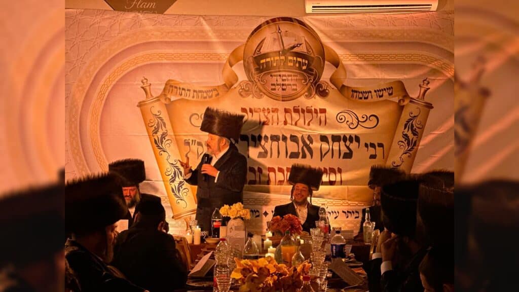 איצקוביץ': הקלידן של המלך וחגיגות המיליונים בארמון הפאר