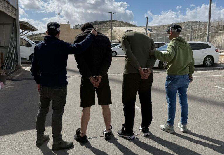 נעצרו המחבלים שהשליכו בקבוקי תבערה לעבר בית אל