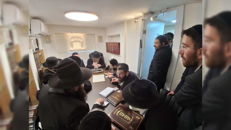 האם צריך לברך על “דפי רענון” לנשימה?