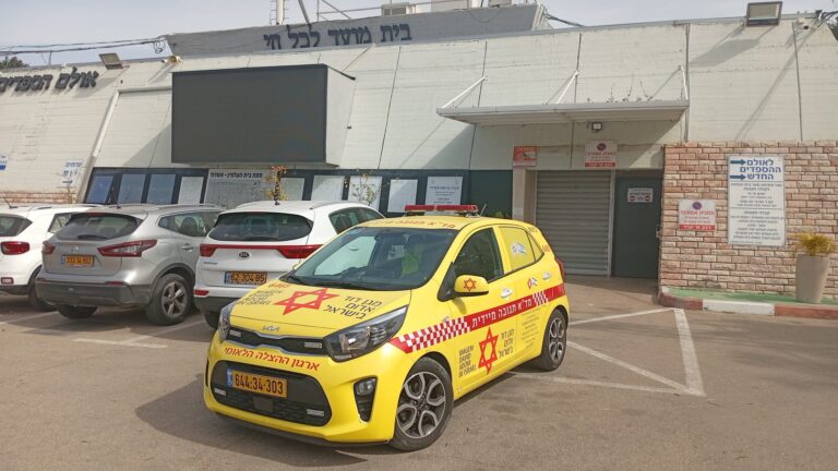 התמוטט במהלך הלוויית אחותו – מותו נקבע בבית החולים