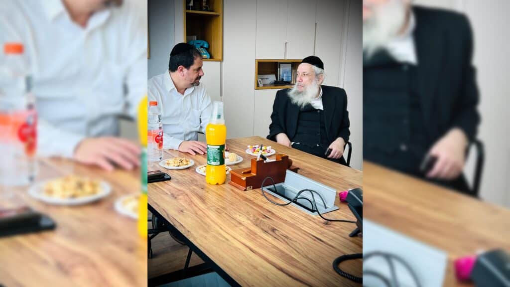 "משרד עו"ד יוסף ויצמן הוא שם דבר של מקצועיות ושירות לציבור" ראש עיריית בני ברק הרב חנוך זייברט סייר במשרד עו"ד יוסף ויצמן והתרשם מהתרחבותו