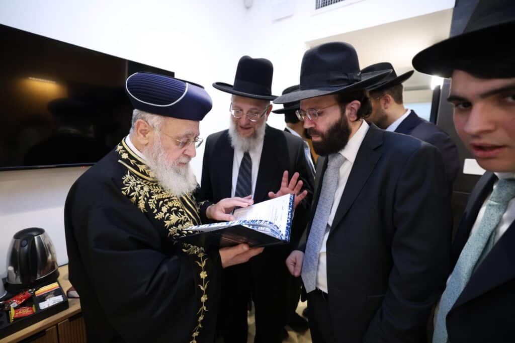 הראשון לציון ואריה דרעי שבתו עם רבני "קו ההלכה הספרדי"