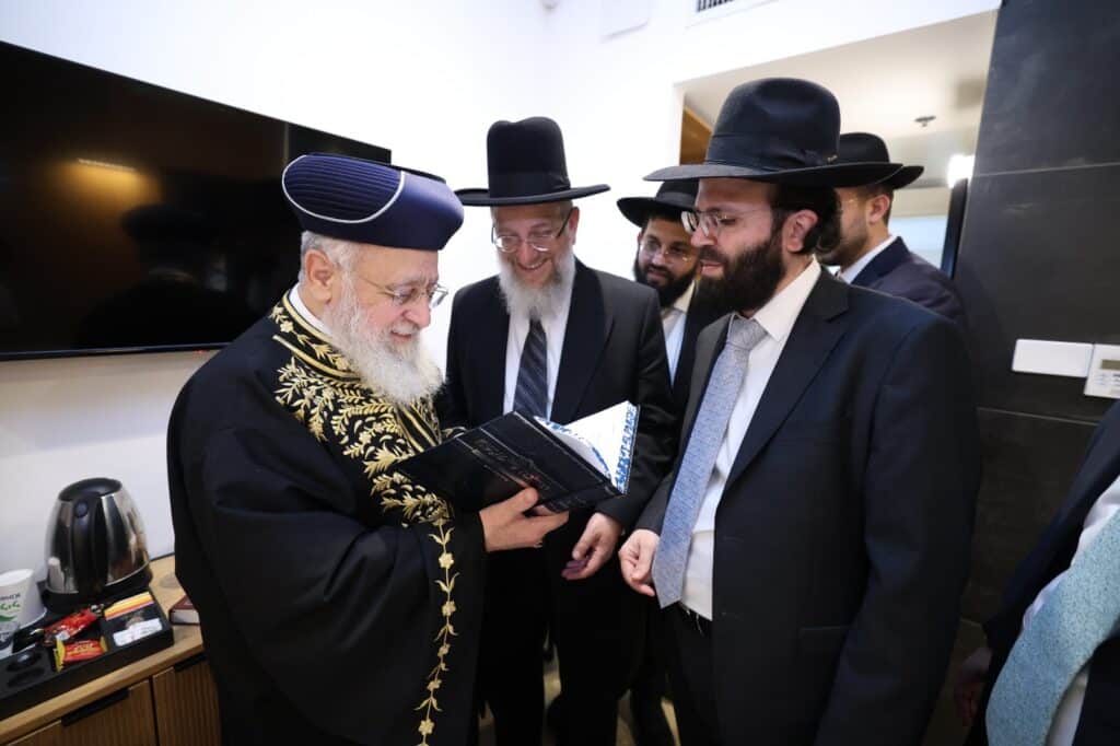 הראשון לציון ואריה דרעי שבתו עם רבני "קו ההלכה הספרדי"
