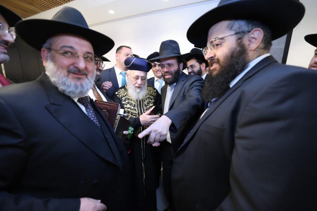 הראשון לציון ואריה דרעי שבתו עם רבני "קו ההלכה הספרדי"