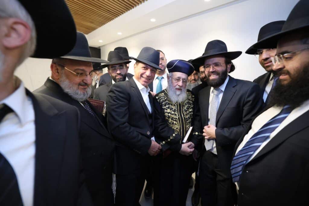 הראשון לציון ואריה דרעי שבתו עם רבני "קו ההלכה הספרדי"