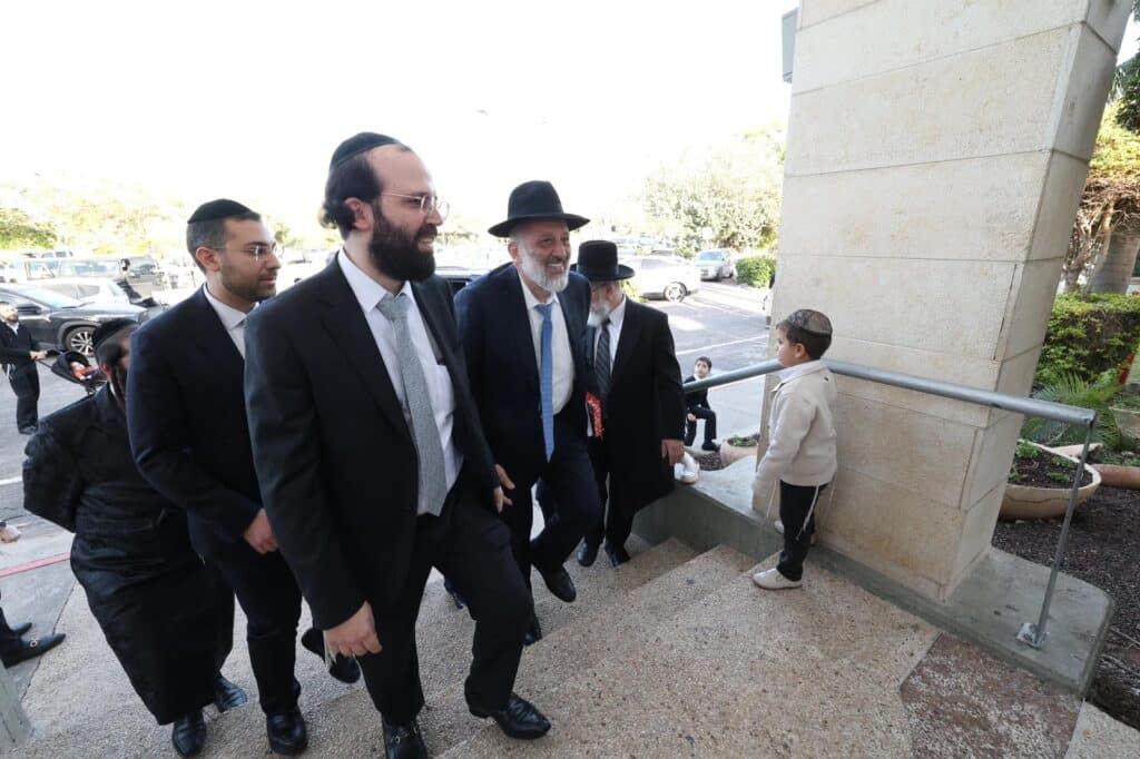 הראשון לציון ואריה דרעי שבתו עם רבני "קו ההלכה הספרדי"