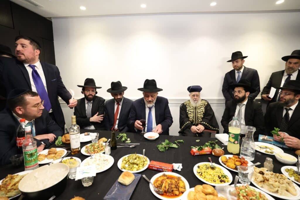 הראשון לציון ואריה דרעי שבתו עם רבני "קו ההלכה הספרדי"