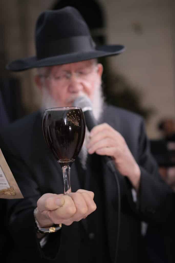 השידוך המדובר: נכדת הגר"מ מאזוז עם תלמיד הישיבה