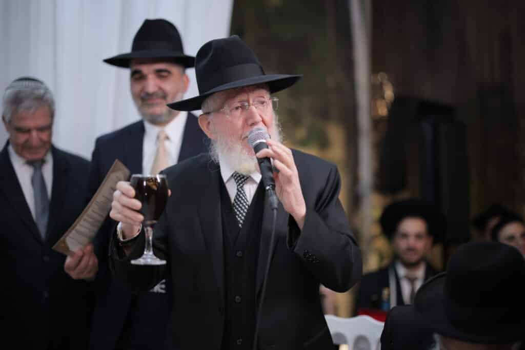 השידוך המדובר: נכדת הגר"מ מאזוז עם תלמיד הישיבה