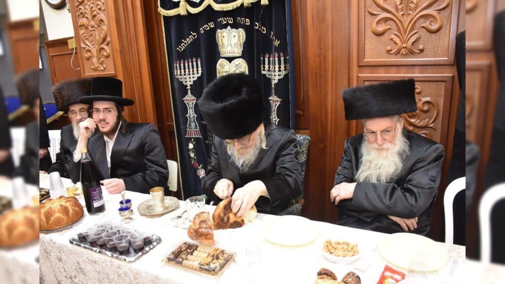 גלריית משמחת התנאים בחצרות אוזרוב טריסק - צפו