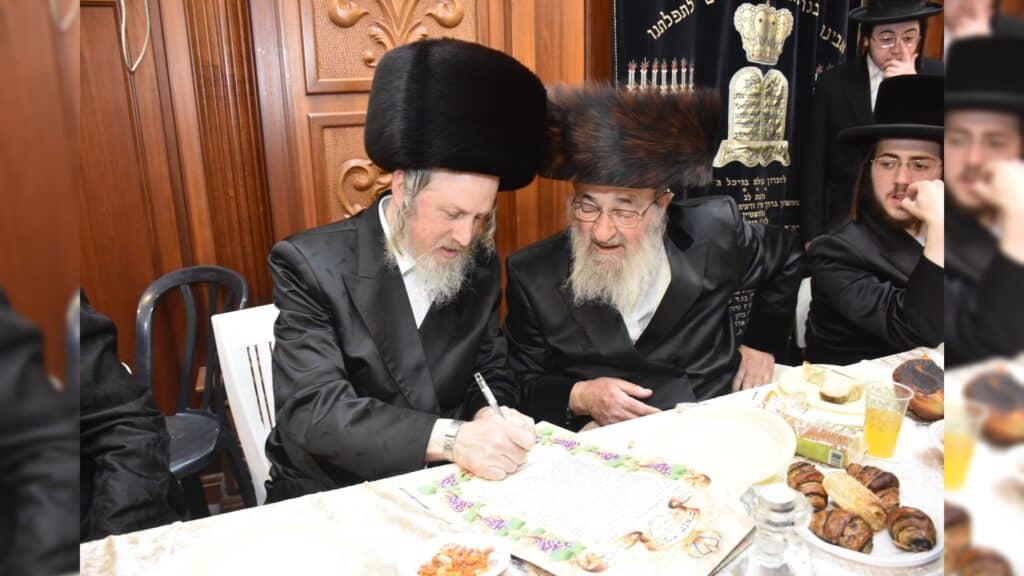 גלריית משמחת התנאים בחצרות אוזרוב טריסק - צפו