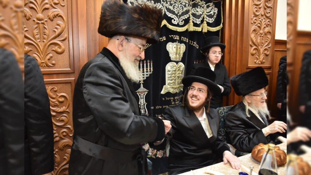 גלריית משמחת התנאים בחצרות אוזרוב טריסק - צפו