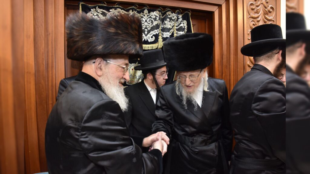 גלריית משמחת התנאים בחצרות אוזרוב טריסק - צפו