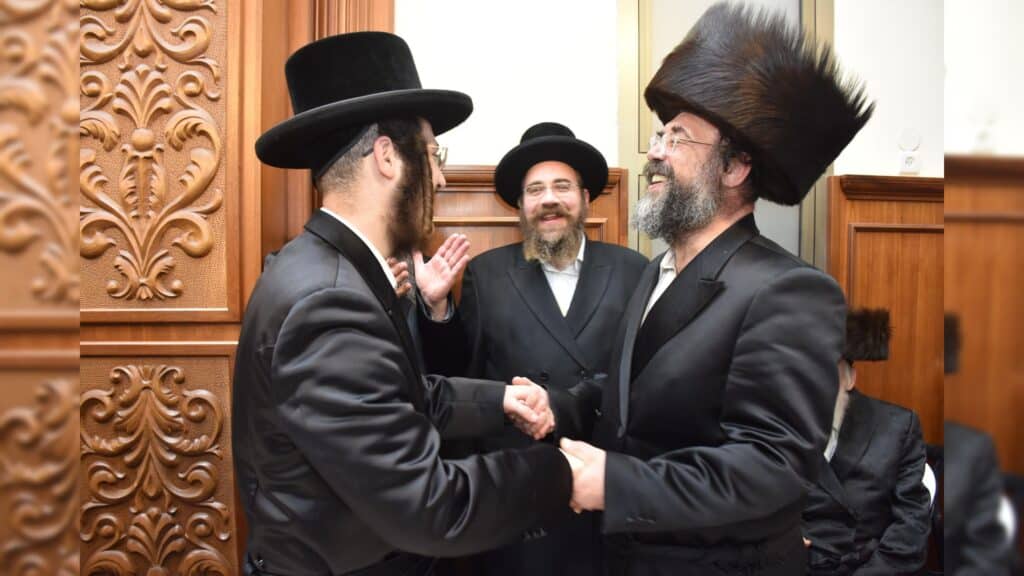 גלריית משמחת התנאים בחצרות אוזרוב טריסק - צפו