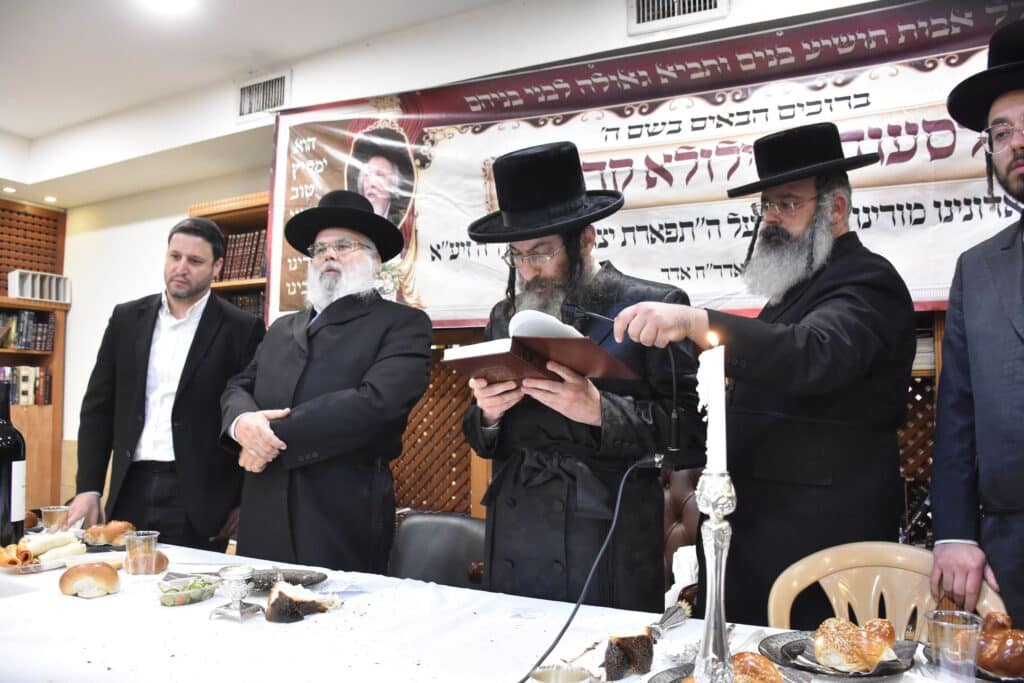 האדמו"ר מקליוולנד ערך סעודת הילולא לרגל היארצייט של אביו