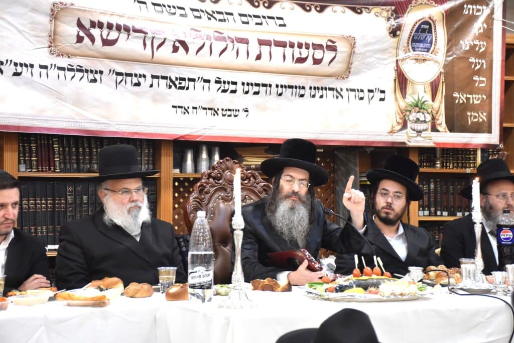 האדמו"ר מקליוולנד ערך סעודת הילולא לרגל היארצייט של אביו