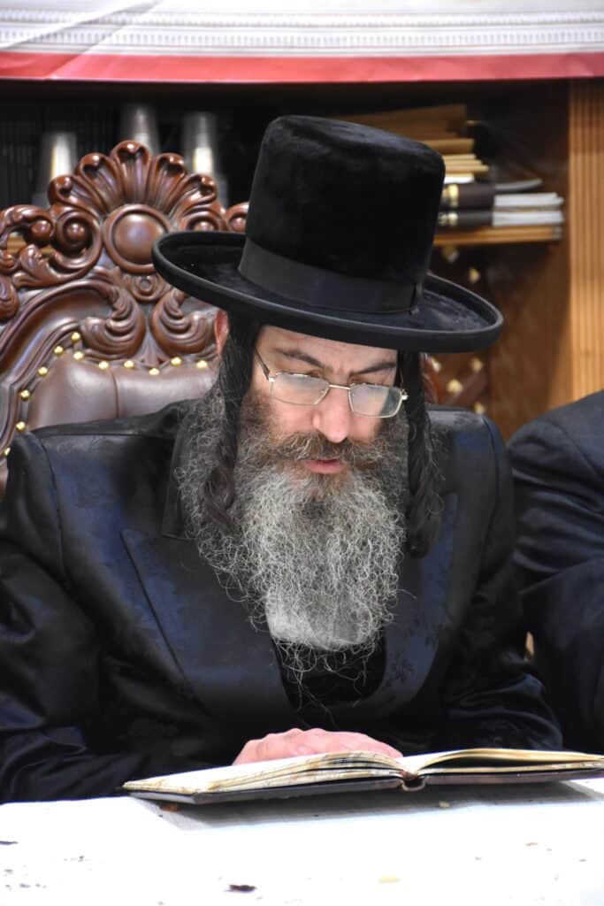 האדמו"ר מקליוולנד ערך סעודת הילולא לרגל היארצייט של אביו