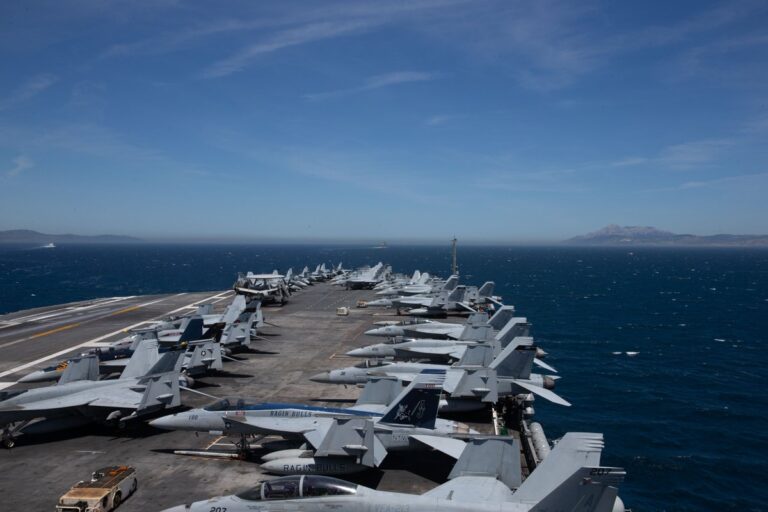 שעון החול אוזל? ארה"ב נערכת ל"מלחמה של שבועות" באיראן