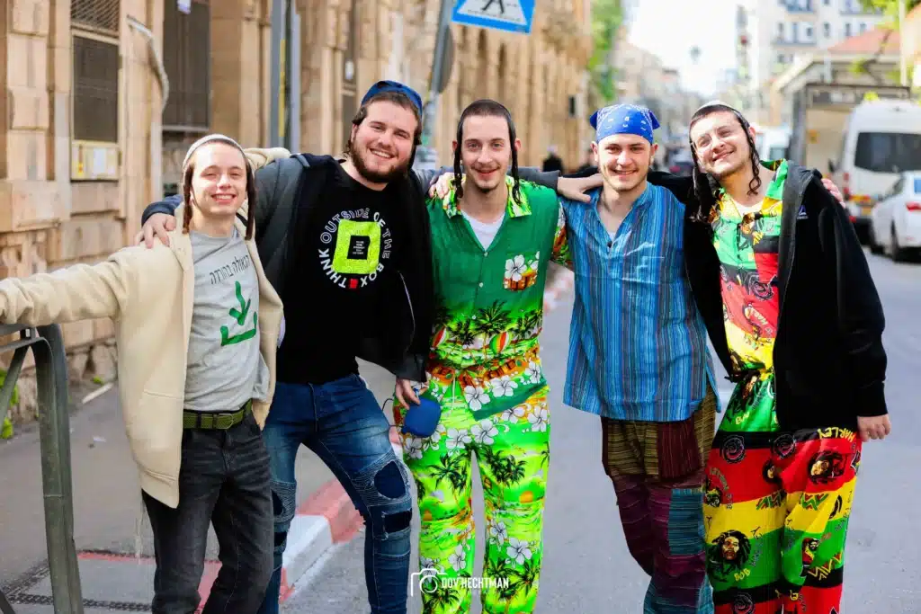 גלריה מאווירת פורים המיוחדת מסמטאות מאה שערים