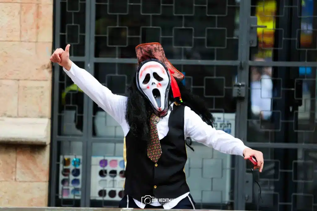 גלריה מאווירת פורים המיוחדת מסמטאות מאה שערים