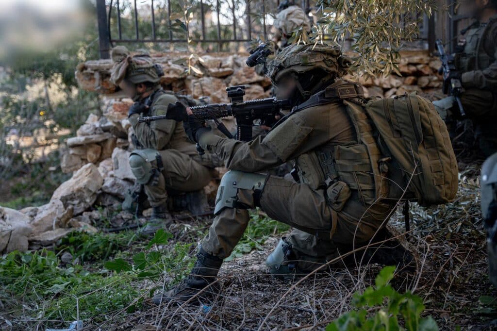 צה"ל מעמיק את הפשיטות בלבנון ומתגבר כוחות - צפו