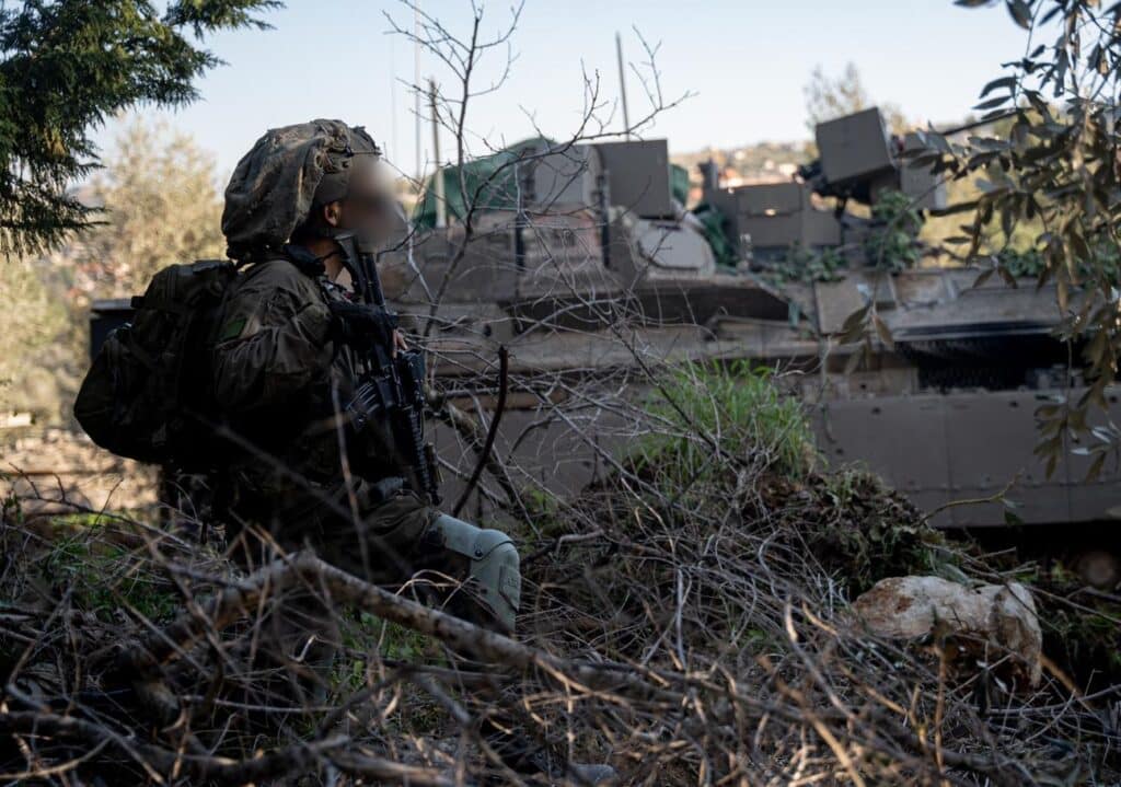 צה"ל מעמיק את הפשיטות בלבנון ומתגבר כוחות - צפו