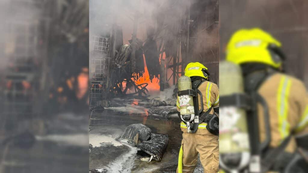 תיעודים משריפת הענק במפעל ברמת חובב שנפגע מרסיס