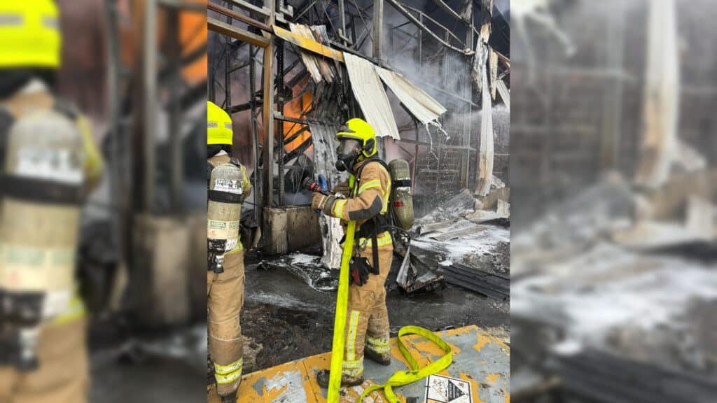 תיעודים משריפת הענק במפעל ברמת חובב שנפגע מרסיס