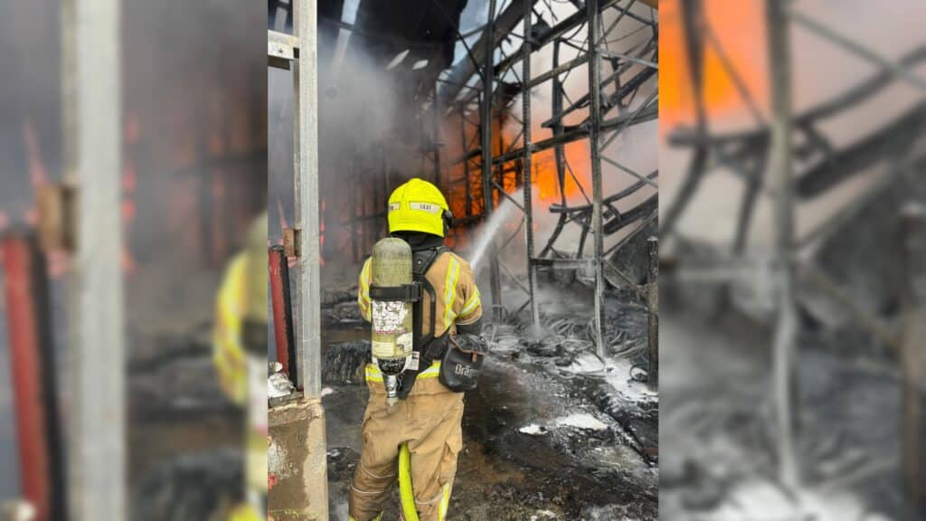 תיעודים משריפת הענק במפעל ברמת חובב שנפגע מרסיס