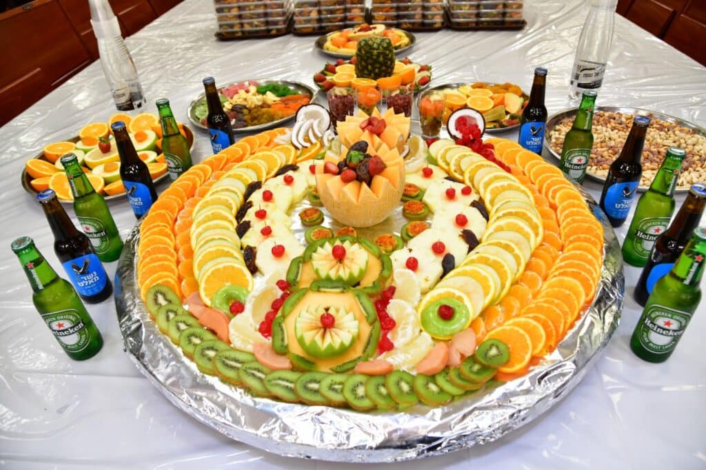 אחד עשר חודש: המונים עלו לציונו של ראש הישיבה