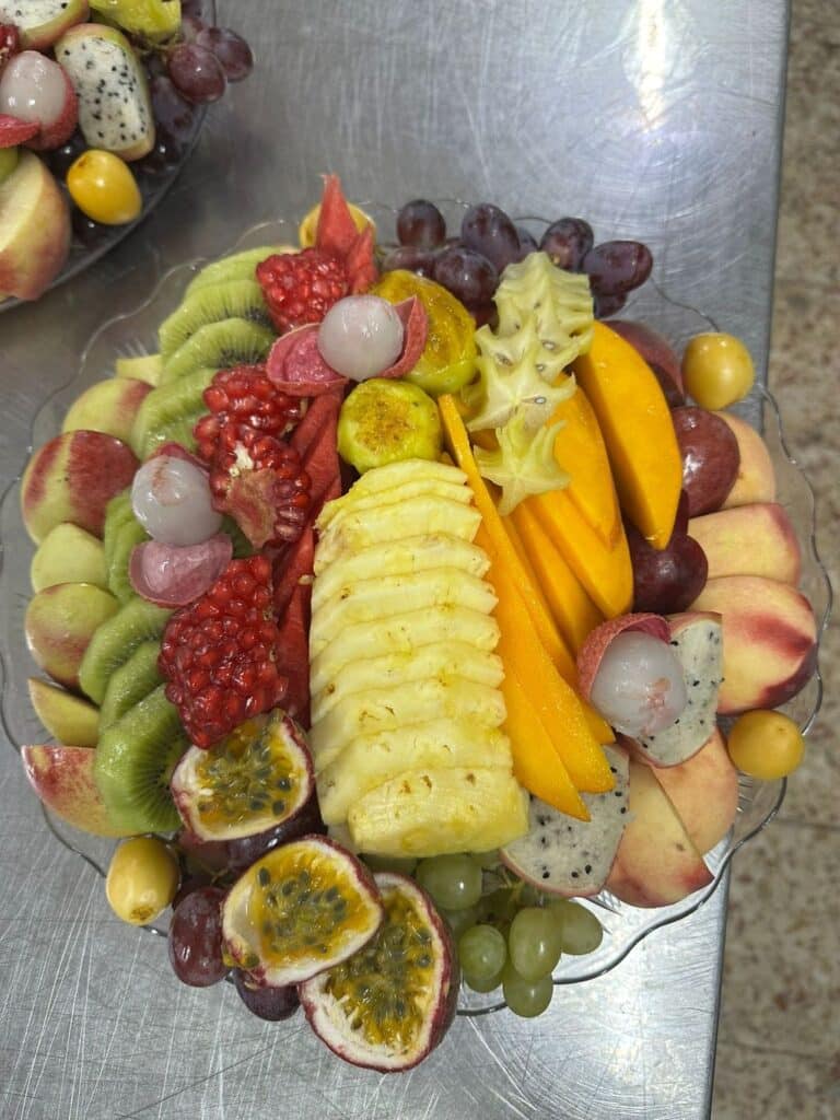 סלסלה טעם וצבע מהטבע: פלטת פירות כשרה לפסח שמתאימה לכל המשפחה