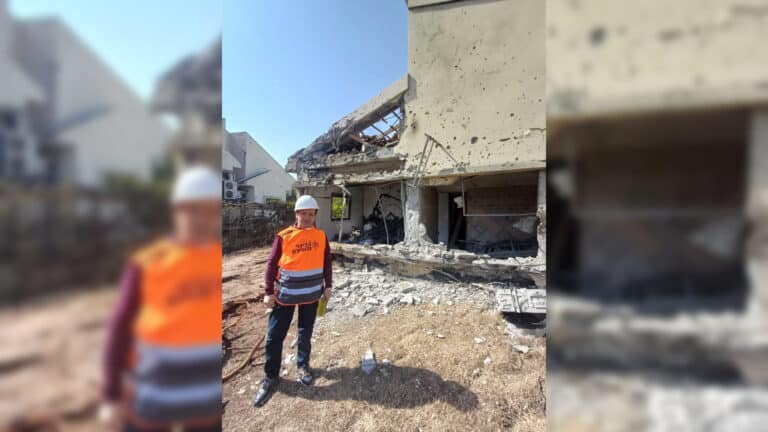 צוותי הנדסה של משרד הבינוי והשיכון מסייעים בשיקום מבנים