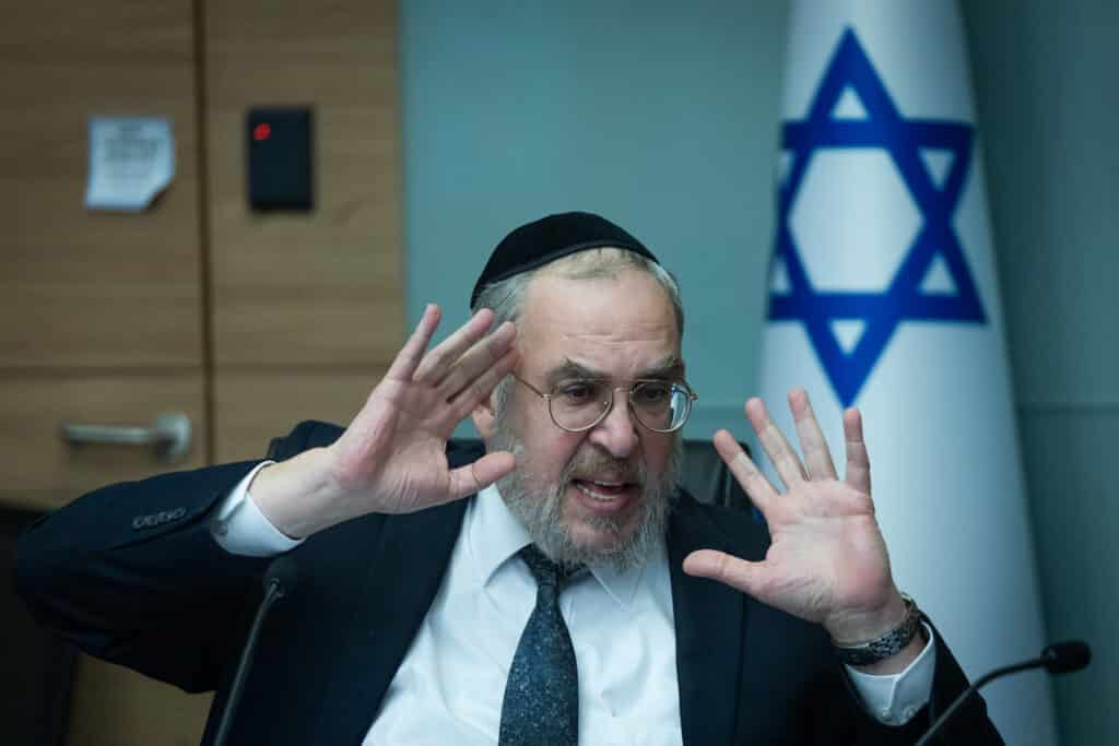 צפו בתיעוד > עימות חזיתי: העקיצה הכואבת של יעקב אשר לחברי 'יש עתיד ...