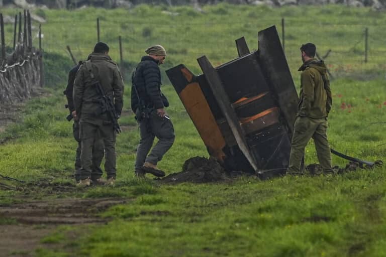 מה יש בטיל המתפזר שהוא מפחיד מדינה שלמה?