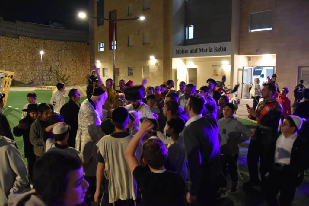 חגיגות פורים עם הגאון הרב יצחק דוד גרוסמן