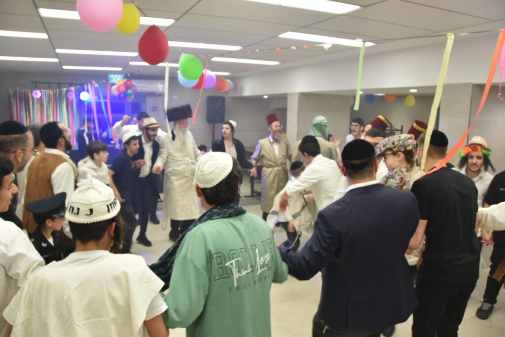 חגיגות פורים עם הגאון הרב יצחק דוד גרוסמן