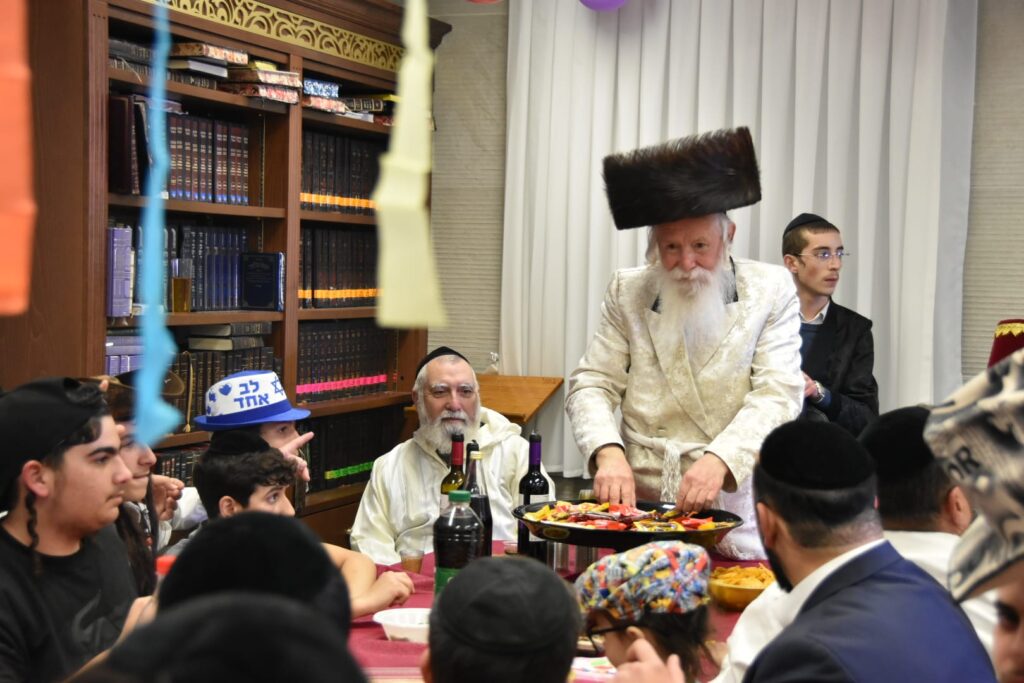 חגיגות פורים עם הגאון הרב יצחק דוד גרוסמן