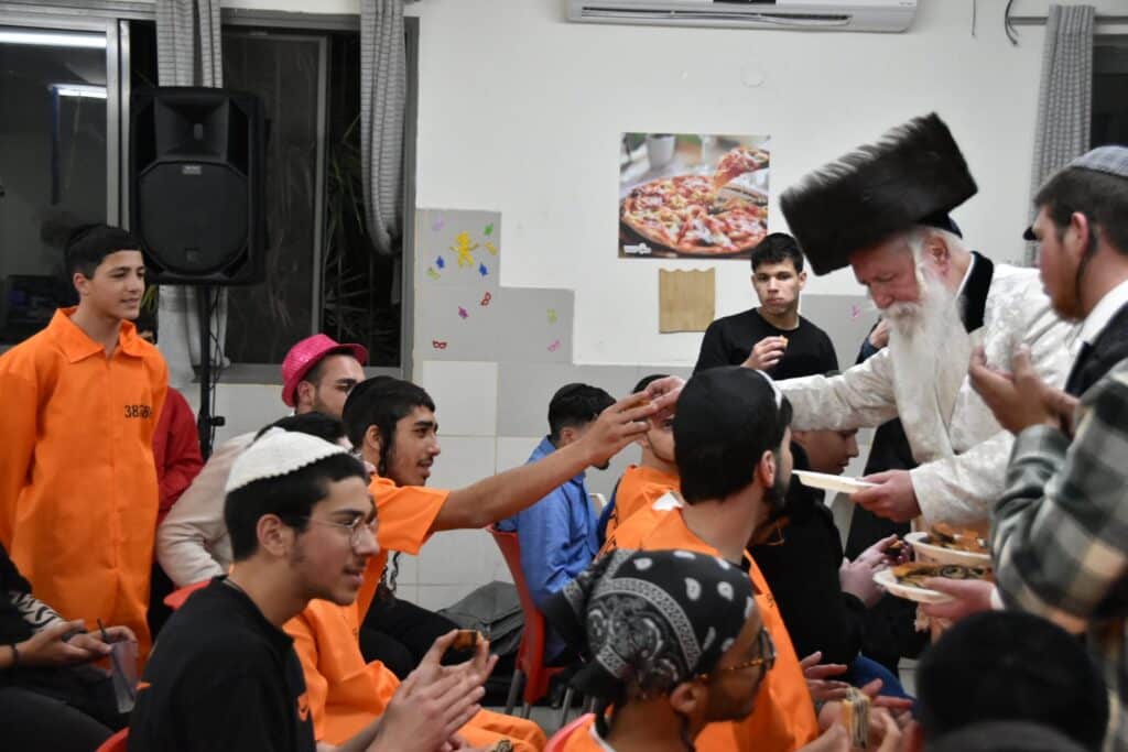 חגיגות פורים עם הגאון הרב יצחק דוד גרוסמן