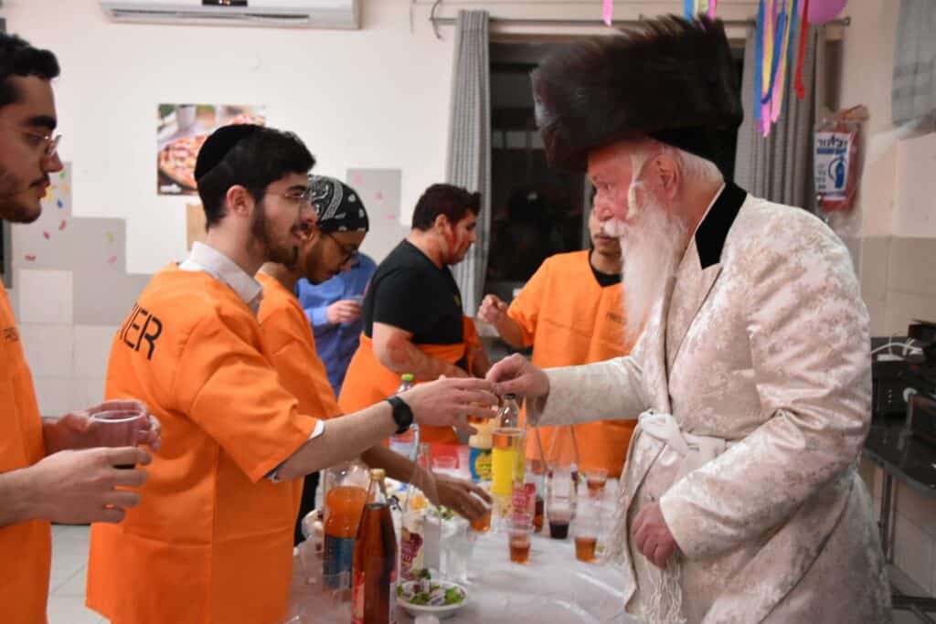 חגיגות פורים עם הגאון הרב יצחק דוד גרוסמן