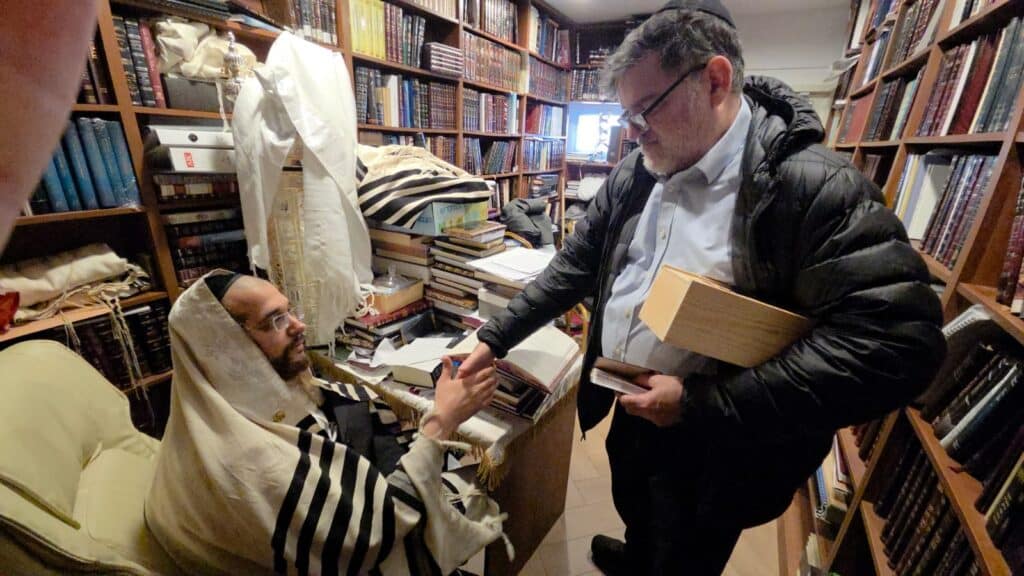 איצקוביץ': הסמנכ"ל במקלט, היחצ"ן בלימוד והברכה בפארק