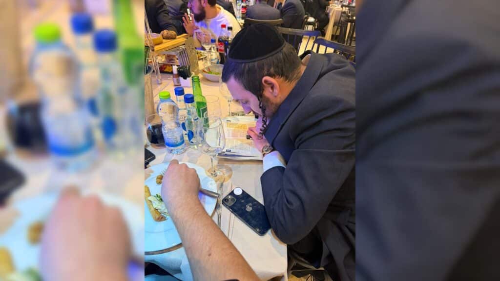 איצקוביץ': הסמנכ"ל במקלט, היחצ"ן בלימוד והברכה בפארק