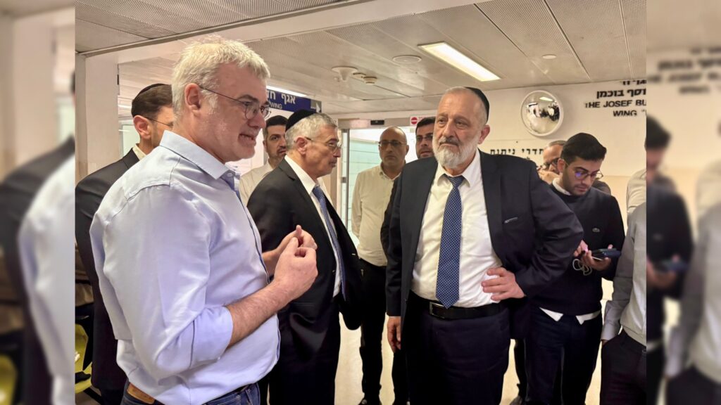 איצקוביץ': הסמנכ"ל במקלט, היחצ"ן בלימוד והברכה בפארק